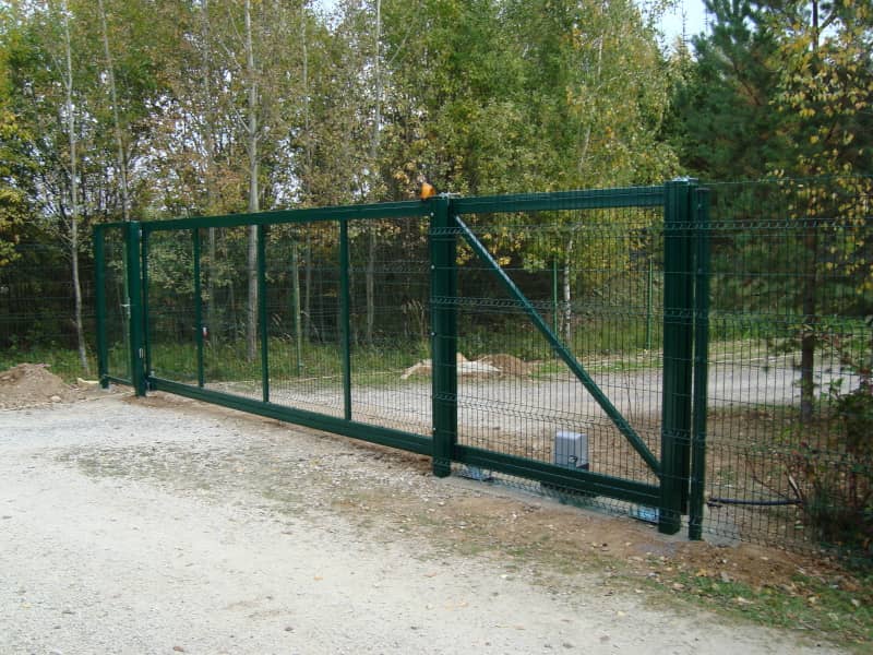 Сетчатый забор DoorHan в Волгограде с установкой