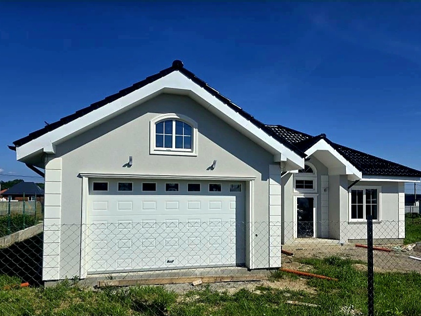 Секционные ворота DoorHan в Волгограде с установкой