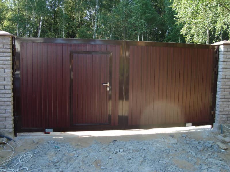 Уличные ворота DoorHan в Волгограде с установкой